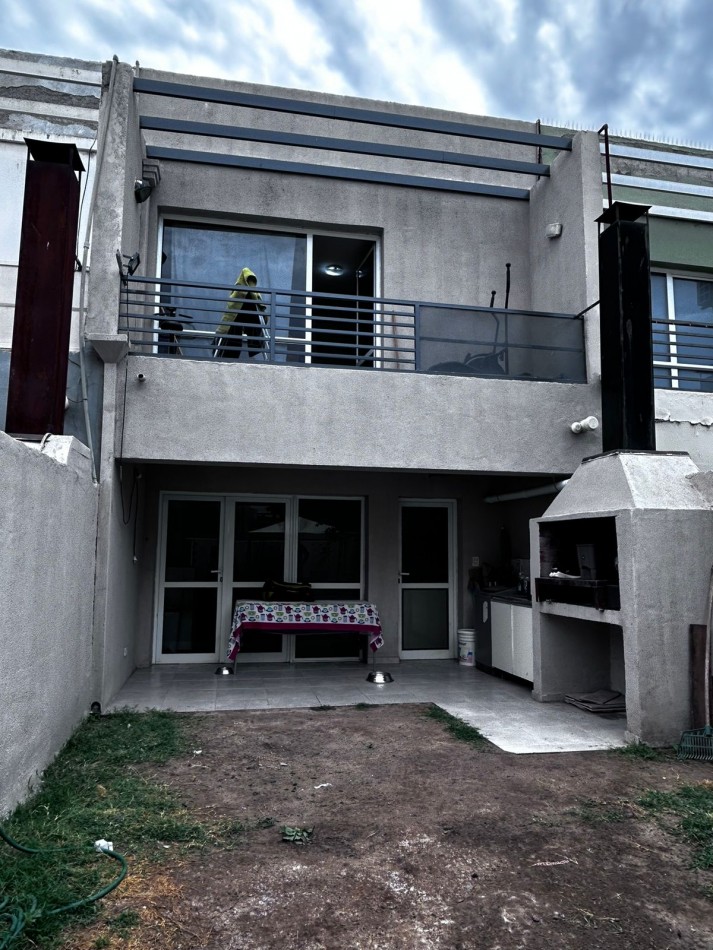 Venta Duplex de 3 dormitorios en Barrio Rincon de Emilio